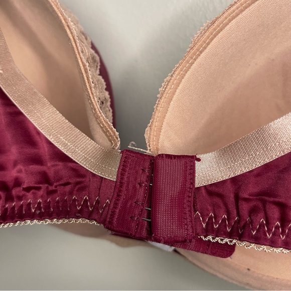 Victoria’s Secret Satin Bra - Picture 8 of 8